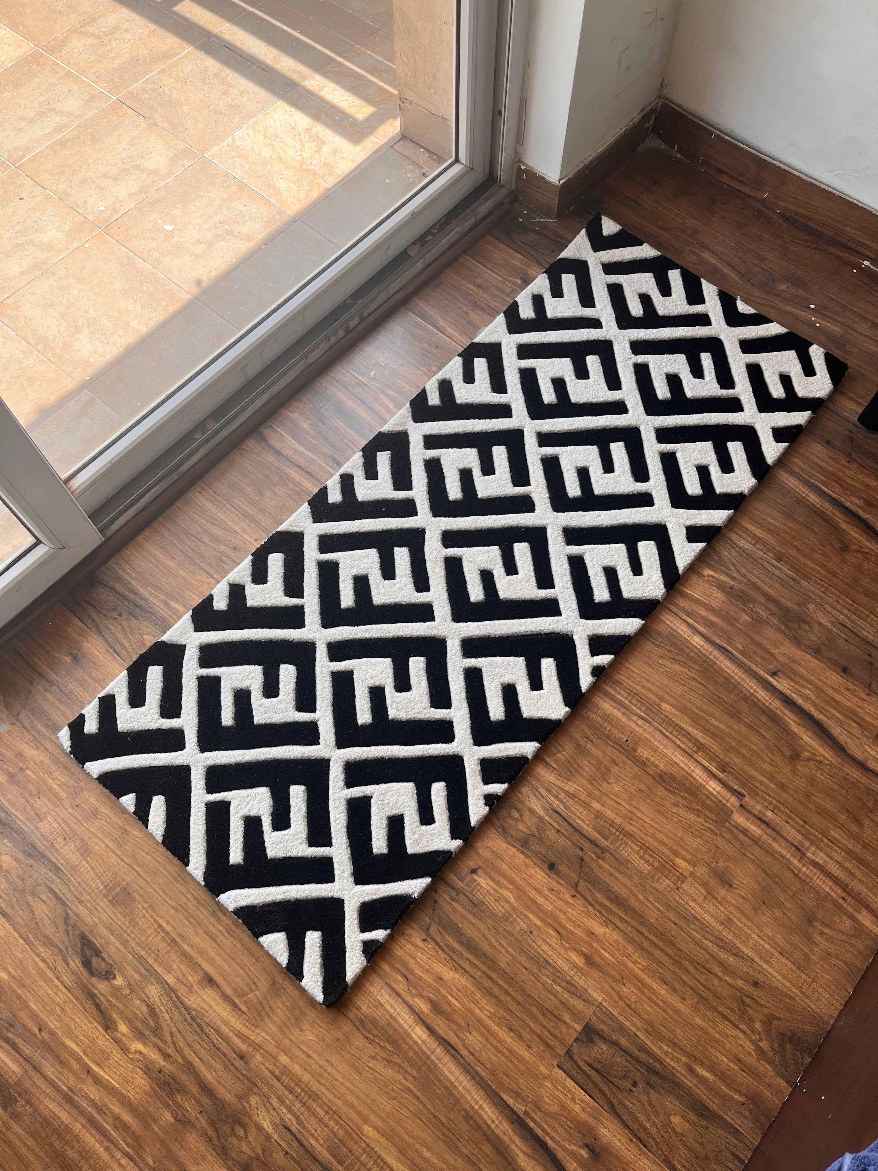 F design Rug