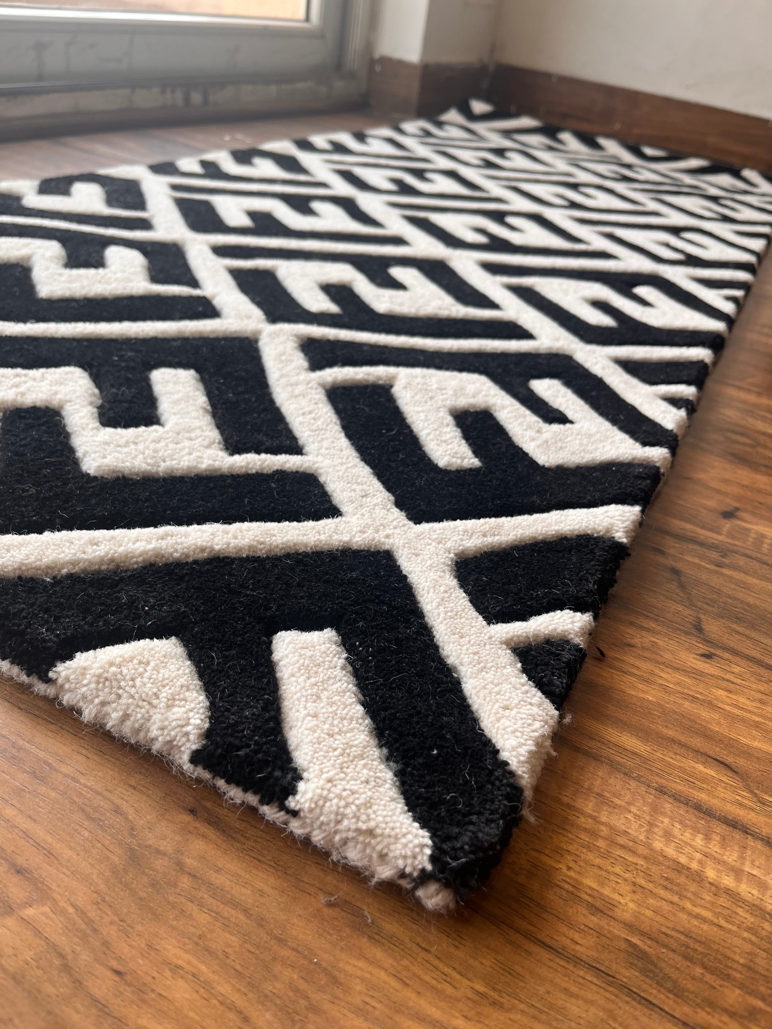 F design Rug