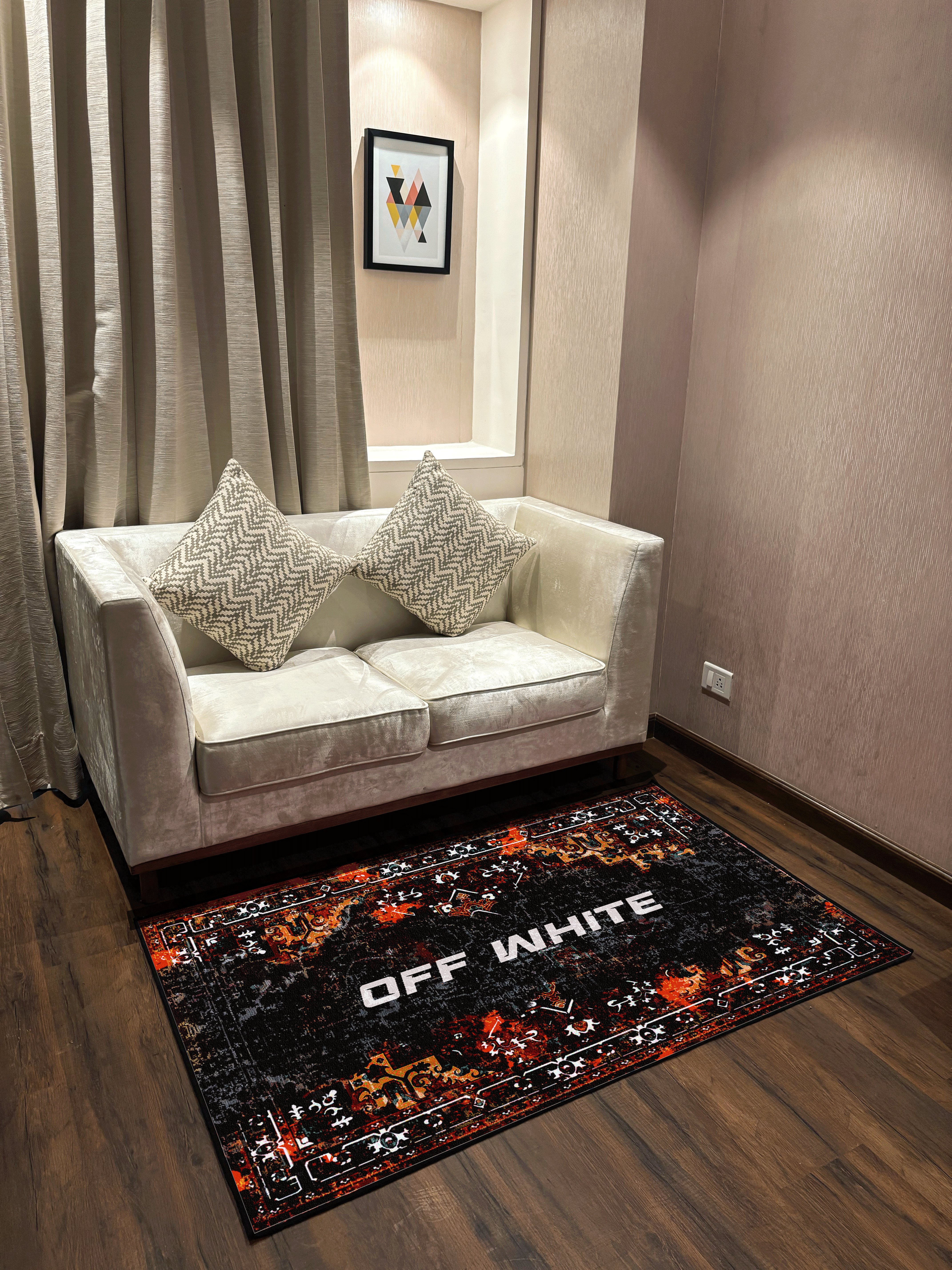 Off White traditional design Washable Rug