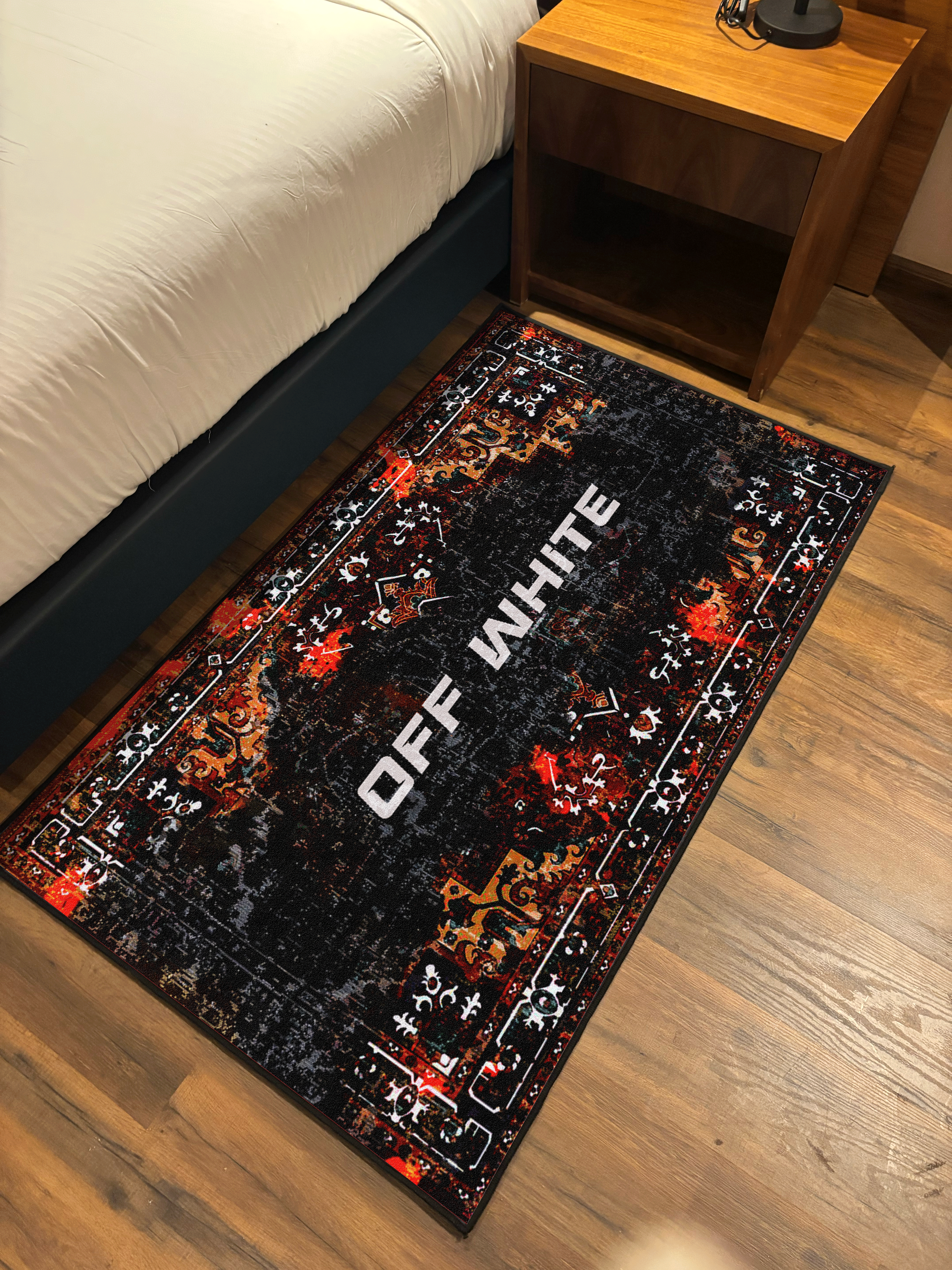 Off White traditional design Washable Rug