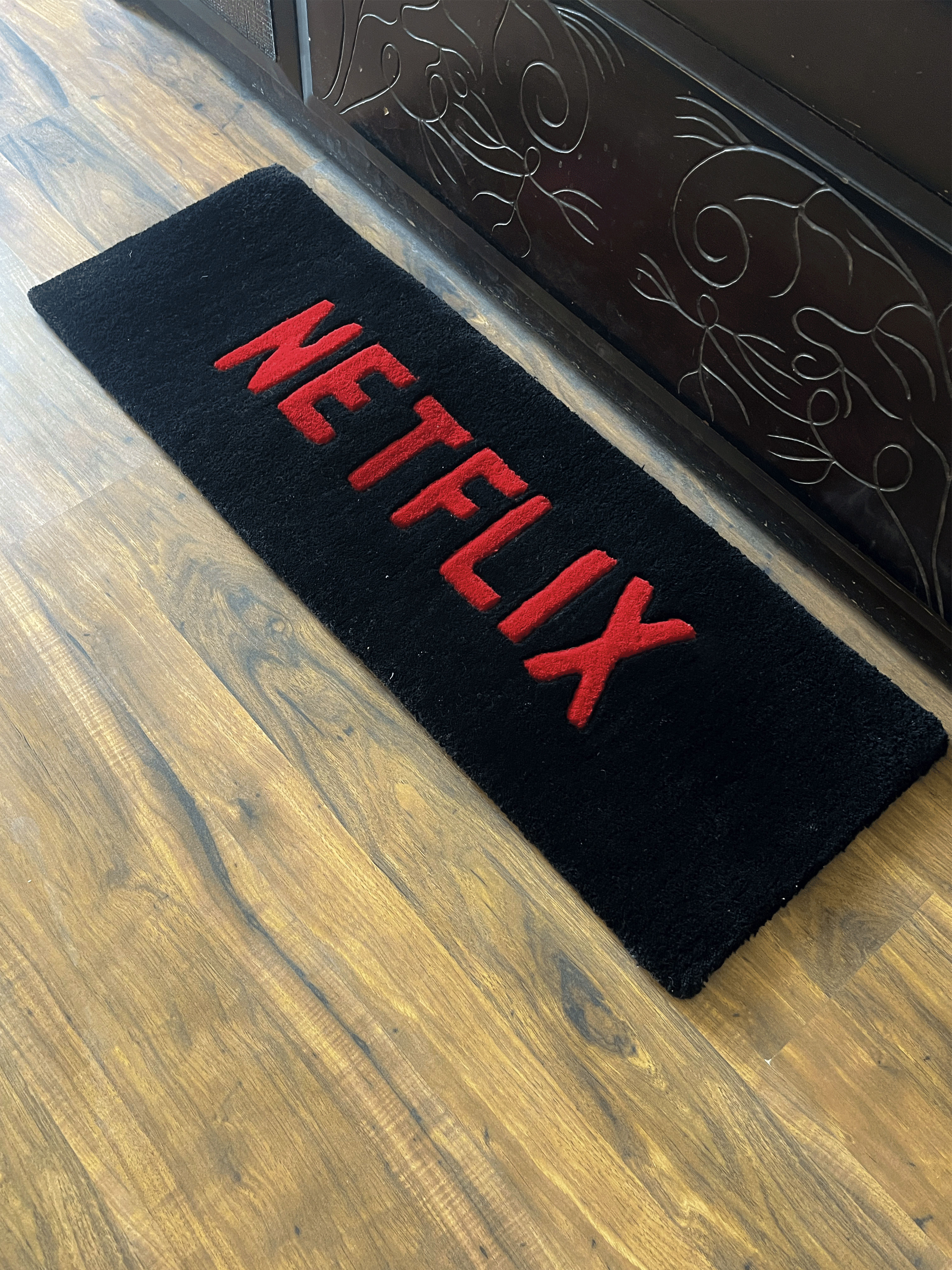 NETFLIXX hand Tufted Rug