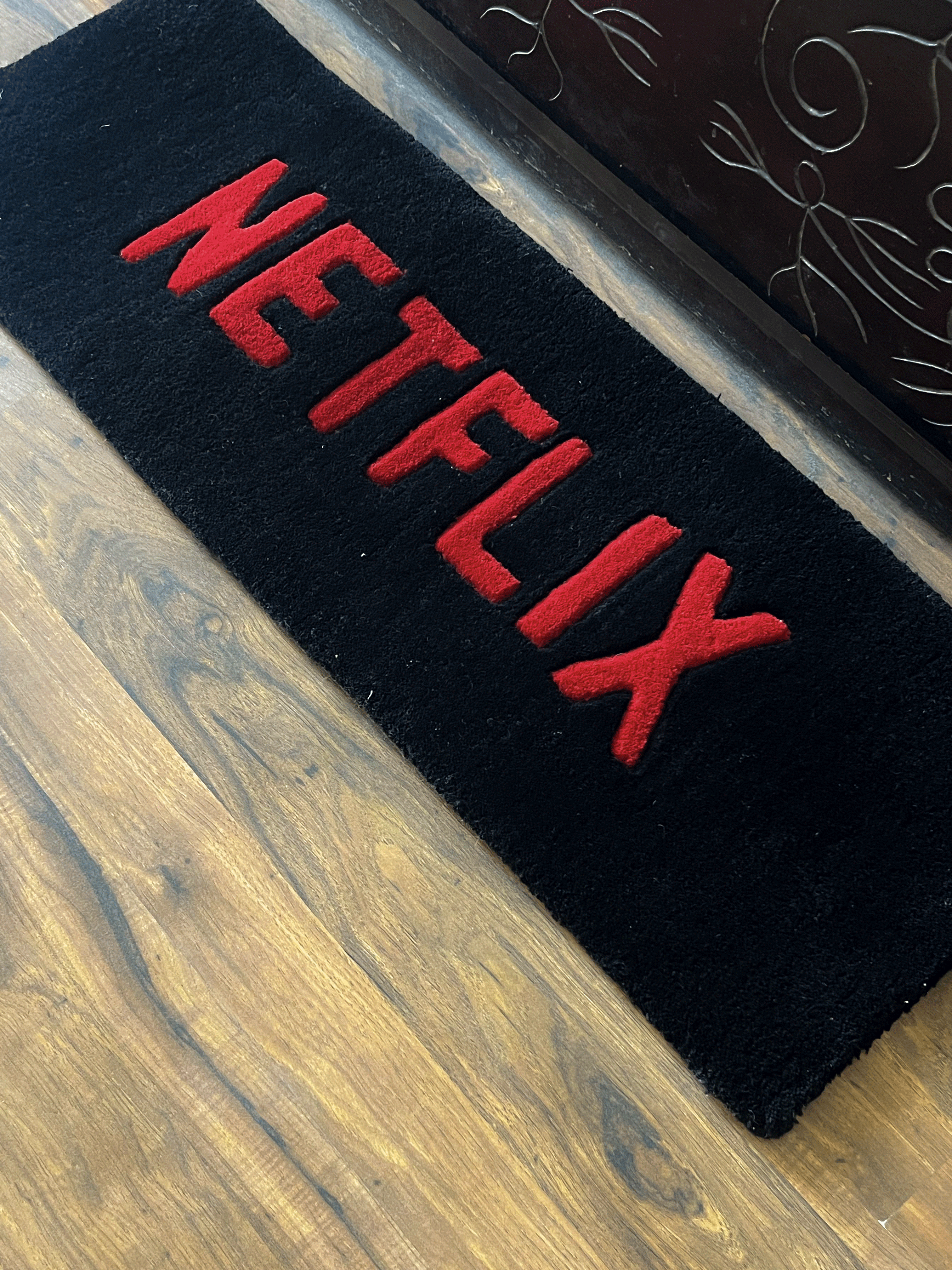NETFLIXX hand Tufted Rug